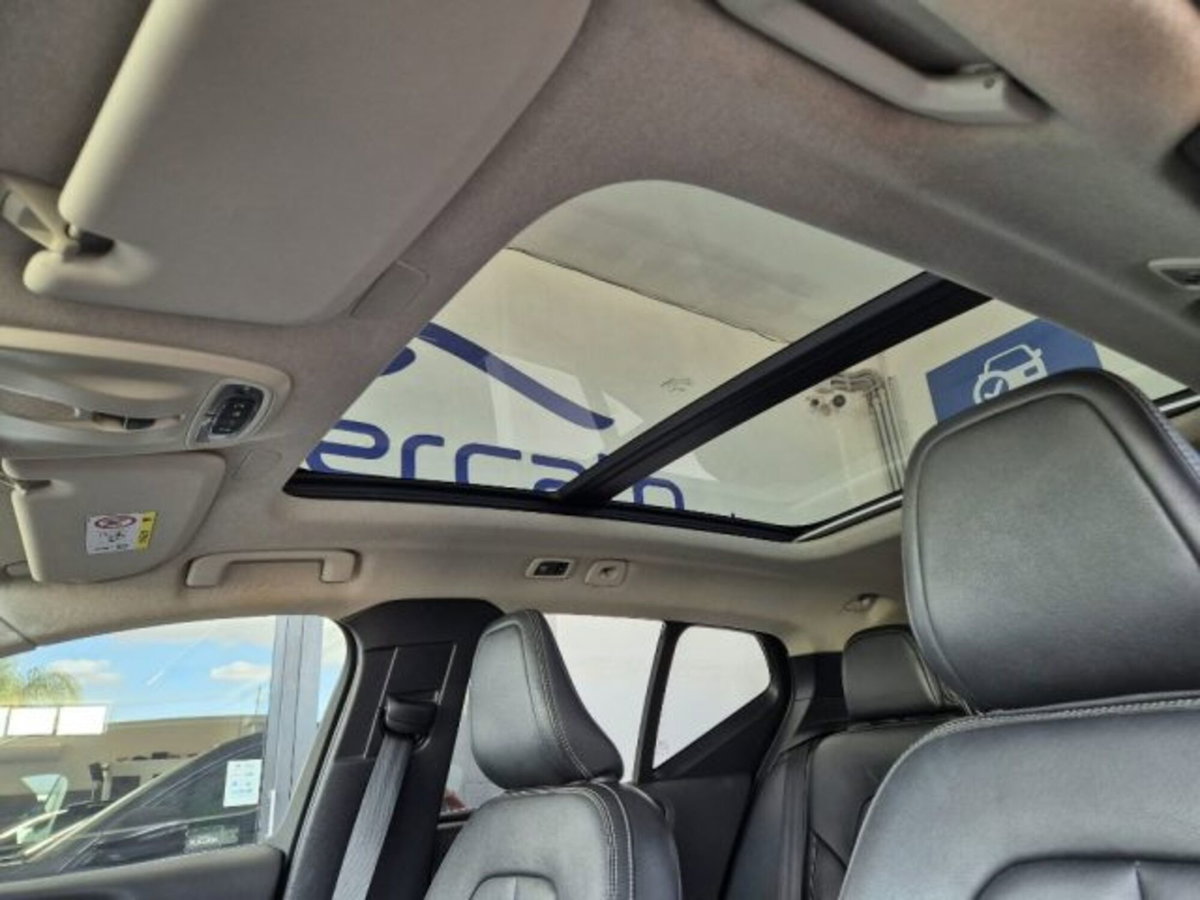 Volvo XC40 D3 AWD Inscription (14)