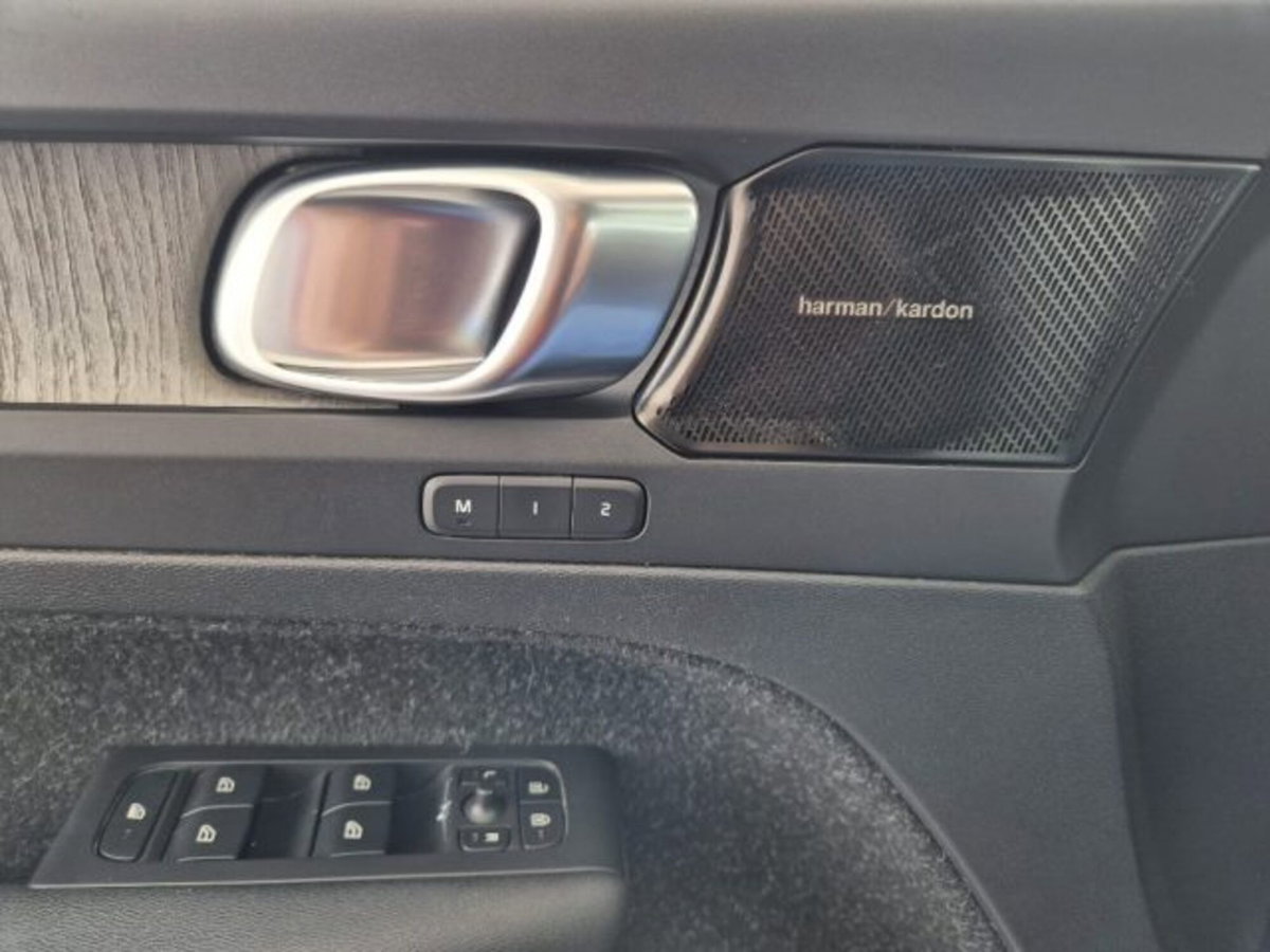 Volvo XC40 D3 AWD Inscription (17)