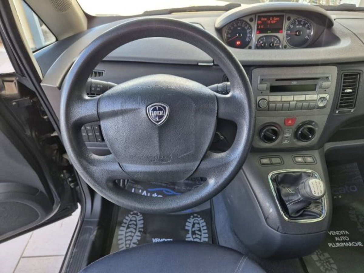 Lancia Musa 1.3 Mjt 16V 95 CV DPF Oro (10)