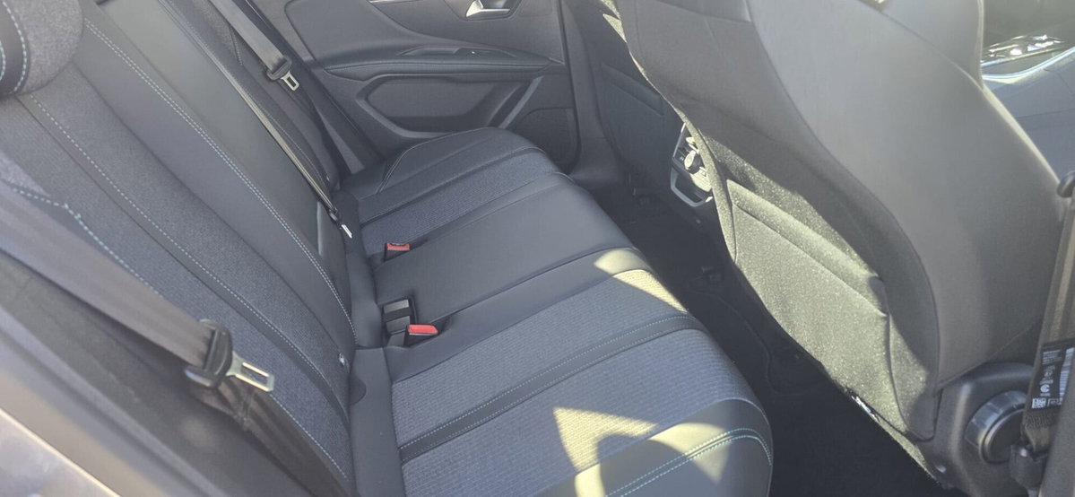 Peugeot 3008 BlueHDi 130 S&S EAT8 Allure Pack (10)