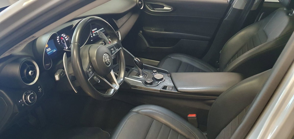 Alfa Romeo Giulia 2.2 Turbodiesel 160 CV Super (2)