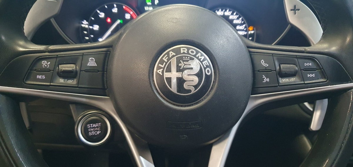 Alfa Romeo Giulia 2.2 Turbodiesel 160 CV Super (5)