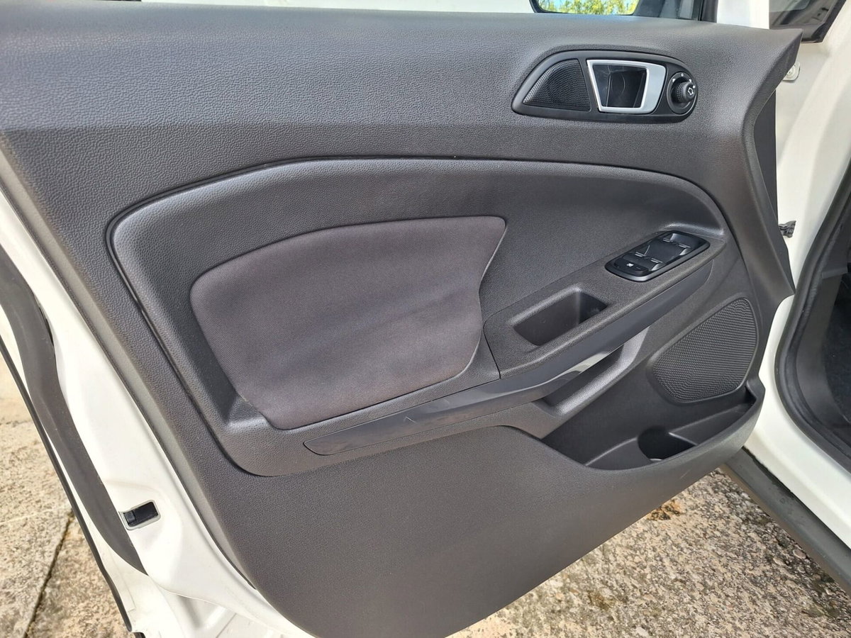 Ford EcoSport 1.5 TDCi 95 CV Plus (19)