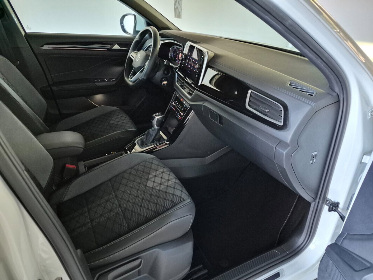 Volkswagen T-Roc 1.0 TSI R-Line (16)