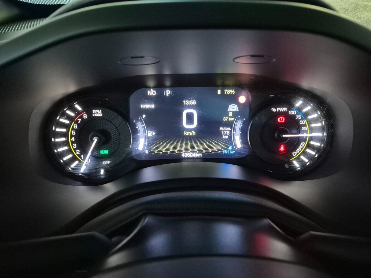 Jeep Renegade 1.3 T4 190CV PHEV 4xe AT6 Limited (15)