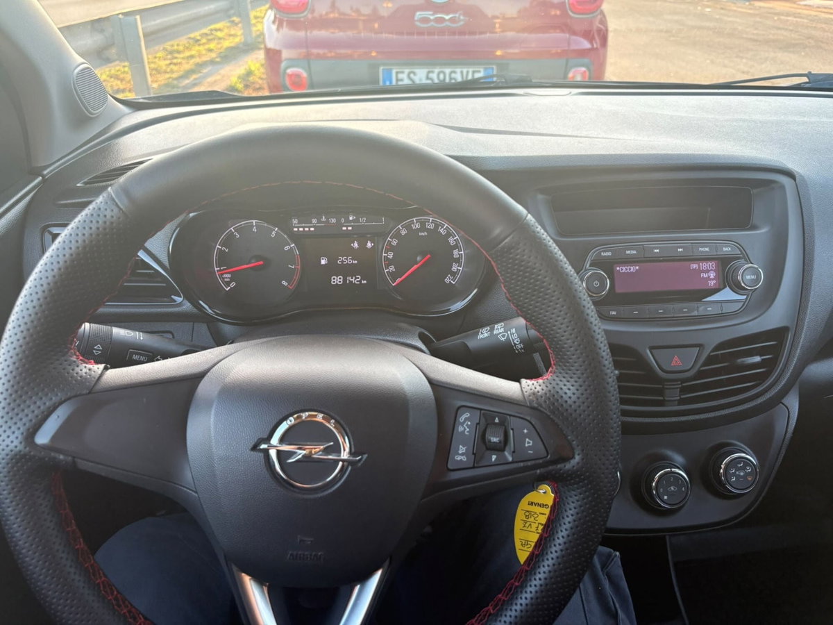 Opel Karl Rocks 1.0 73 CV (10)