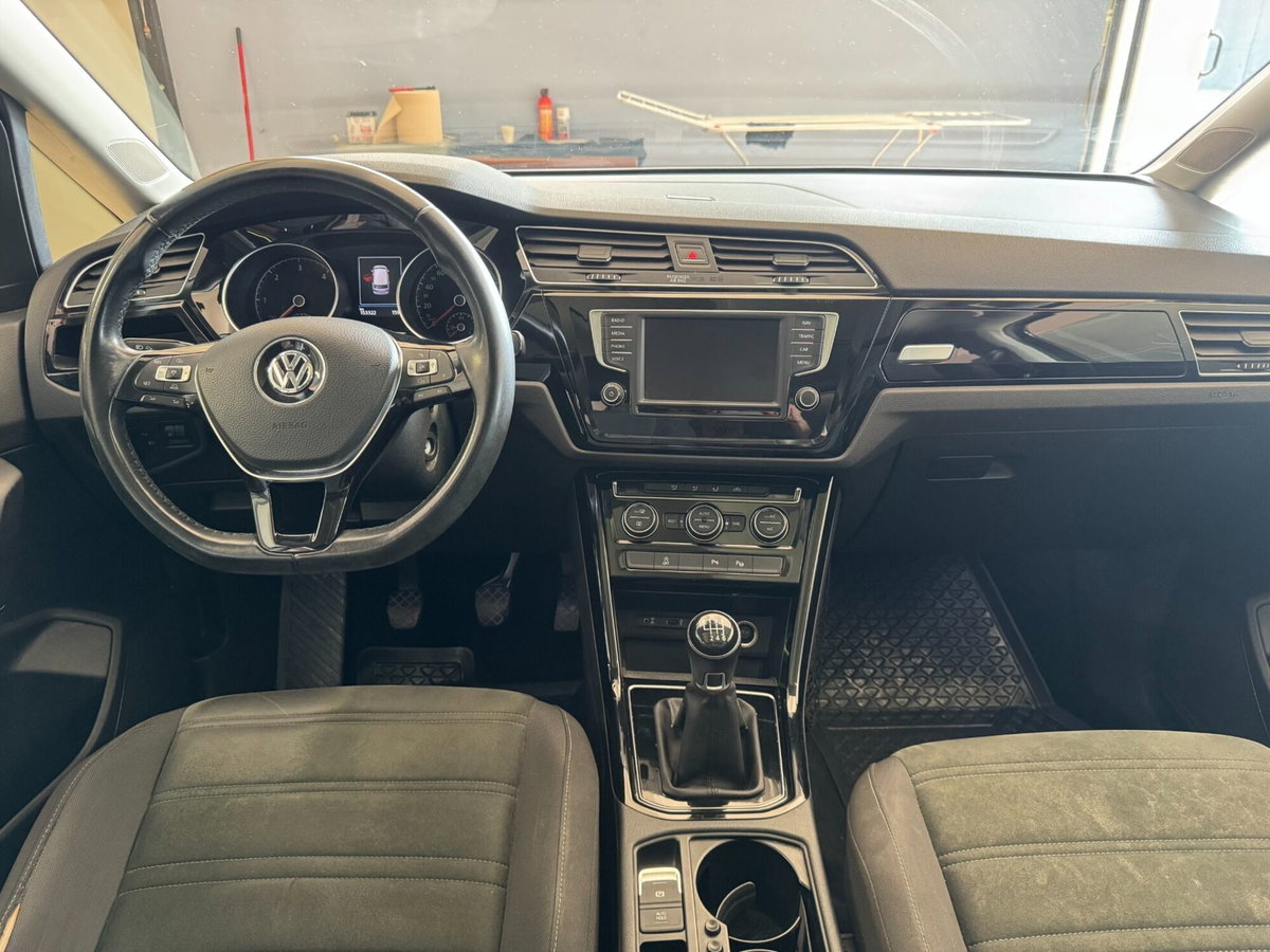 Volkswagen Touran 1.6 TDI 115 CV SCR Highline BlueMotion Technology (9)