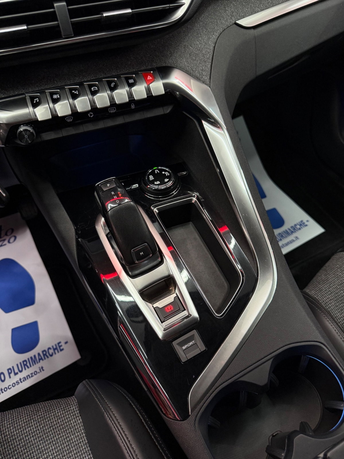 Peugeot 3008 BlueHDi 120 EAT6 S&S Allure (14)