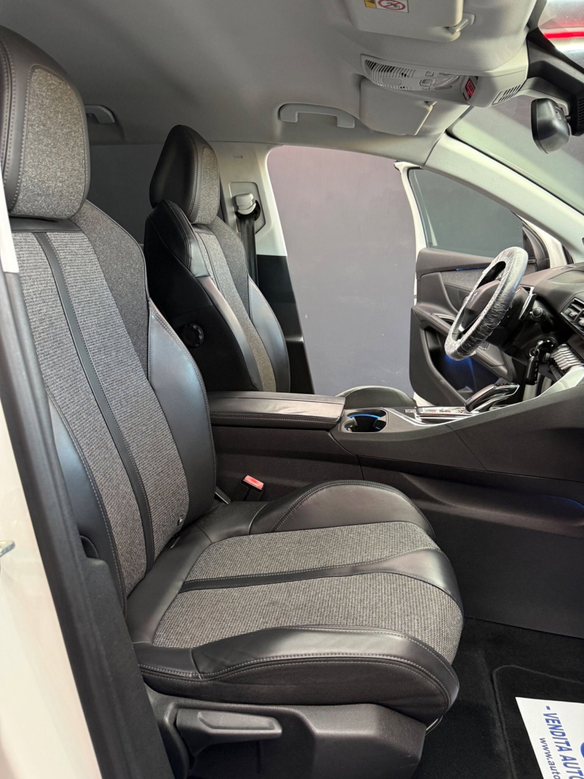 Peugeot 3008 BlueHDi 120 EAT6 S&S Allure (19)