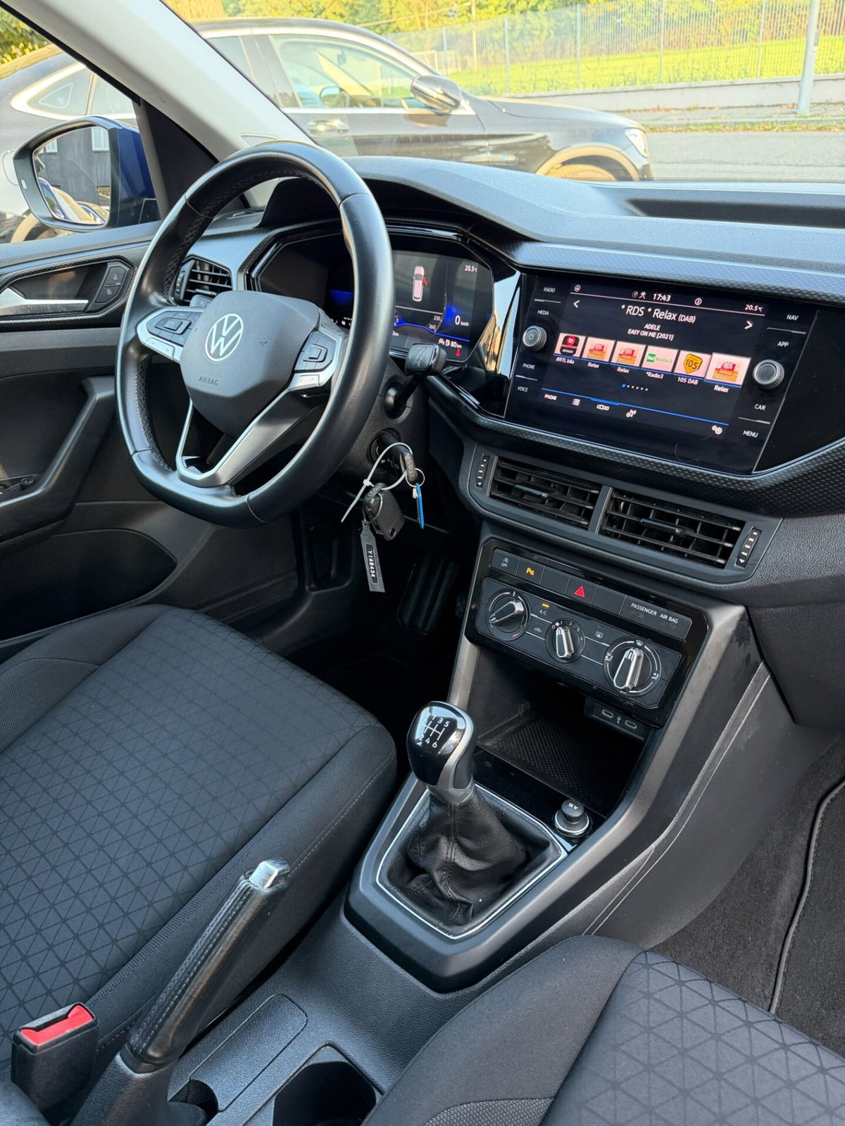 Volkswagen T-Cross 1.0 TSI 110 CV Sport (15)