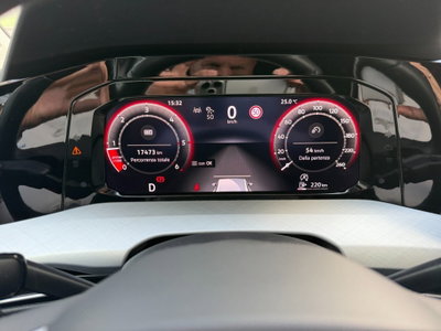 Volkswagen Golf 2.0 TDI 150 CV DSG SCR R-Line (15)