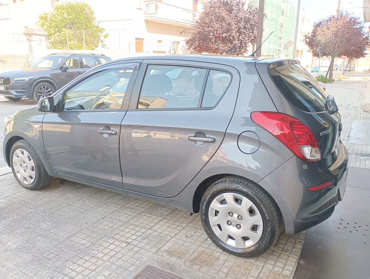 Hyundai i20 1.1 CRDi 5p. Classic (2)