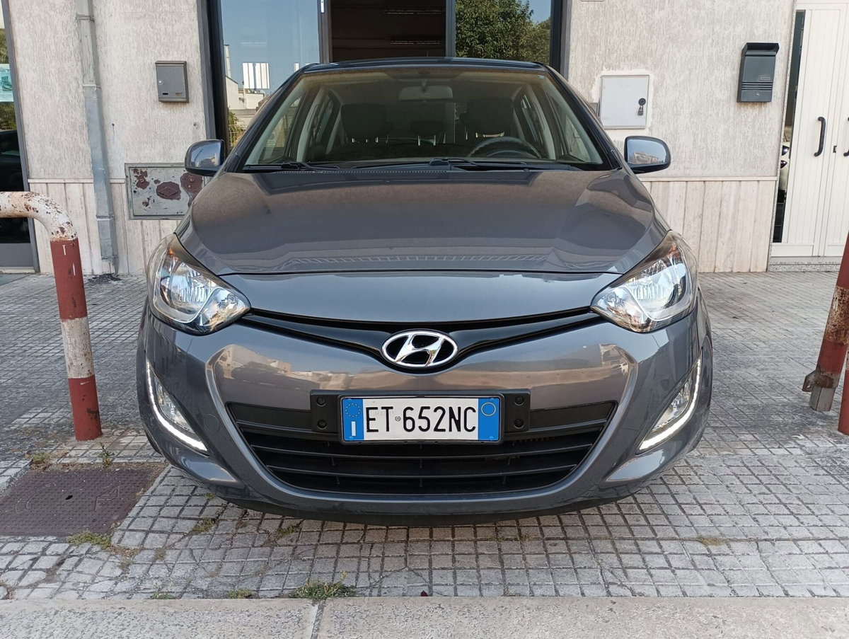 Hyundai i20 1.1 CRDi 5p. Classic (3)