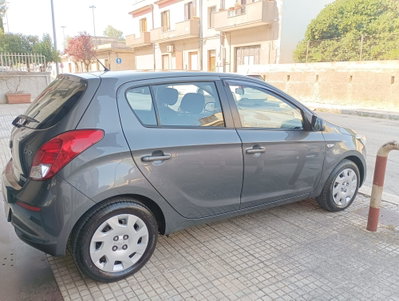 Hyundai i20 1.1 CRDi 5p. Classic (4)