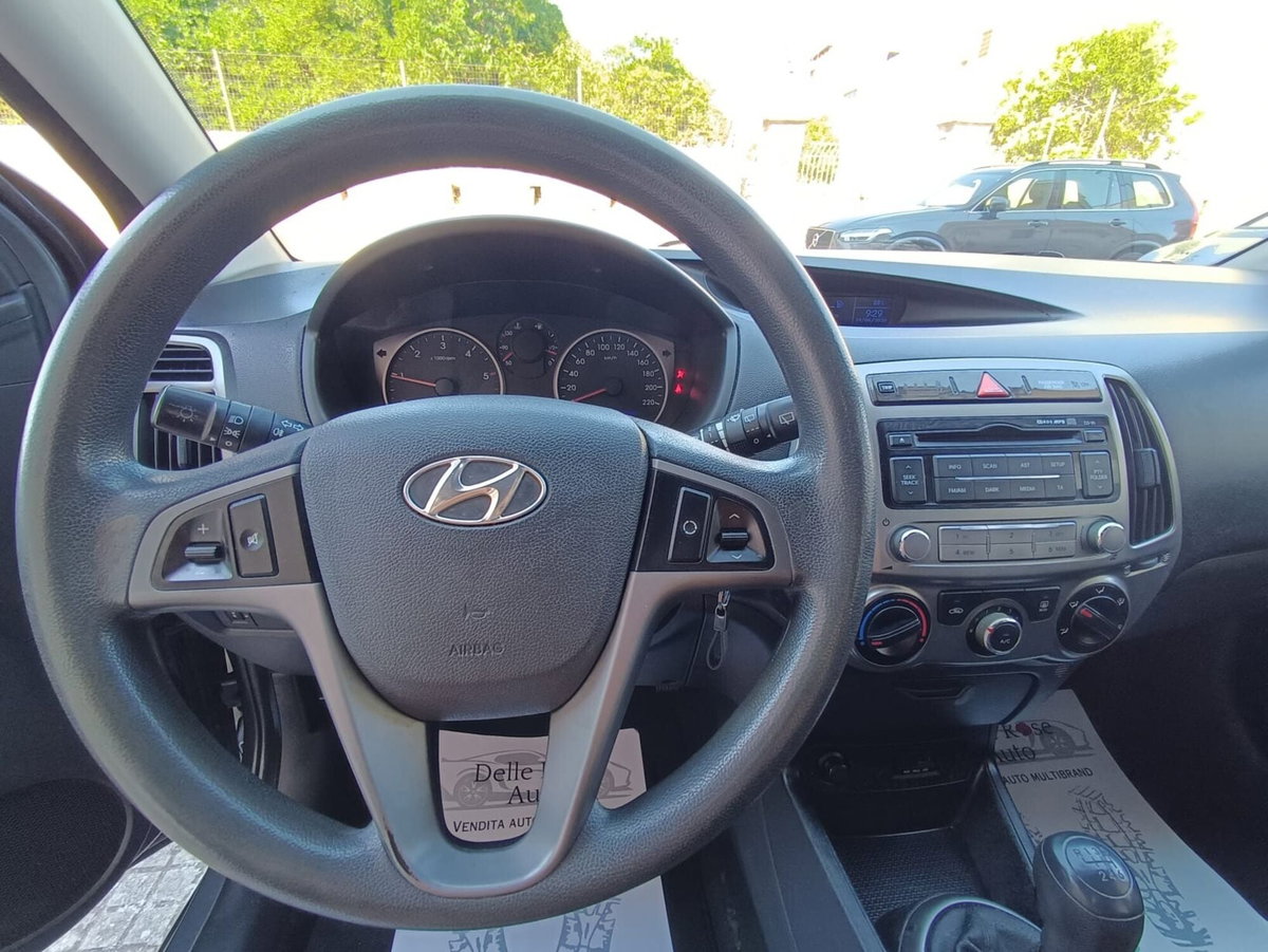Hyundai i20 1.1 CRDi 5p. Classic (6)