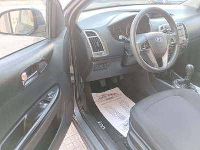 Hyundai i20 1.1 CRDi 5p. Classic (7)