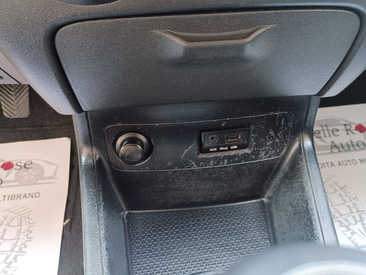 Hyundai i20 1.1 CRDi 5p. Classic (9)