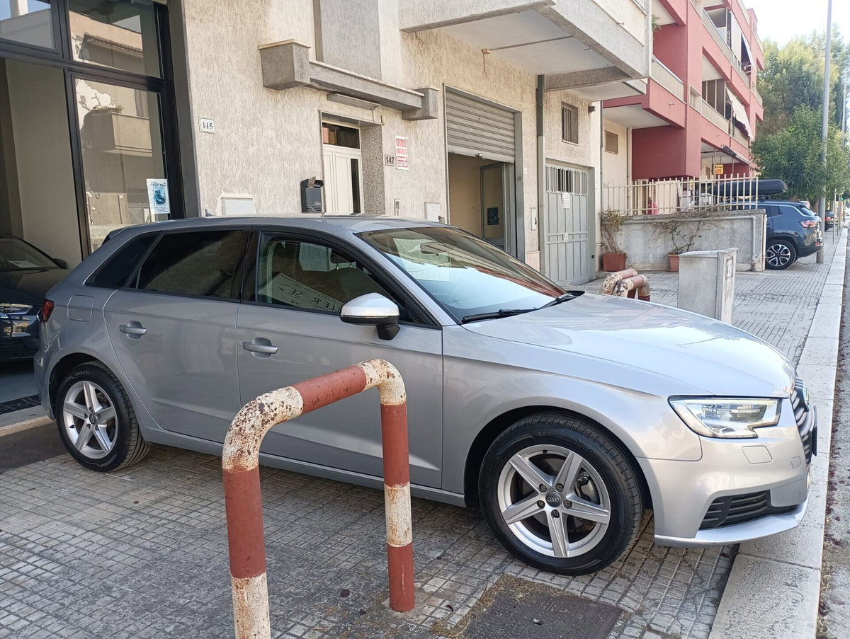 Audi A3 Sportback 1.6 TDI S tronic Business (3)