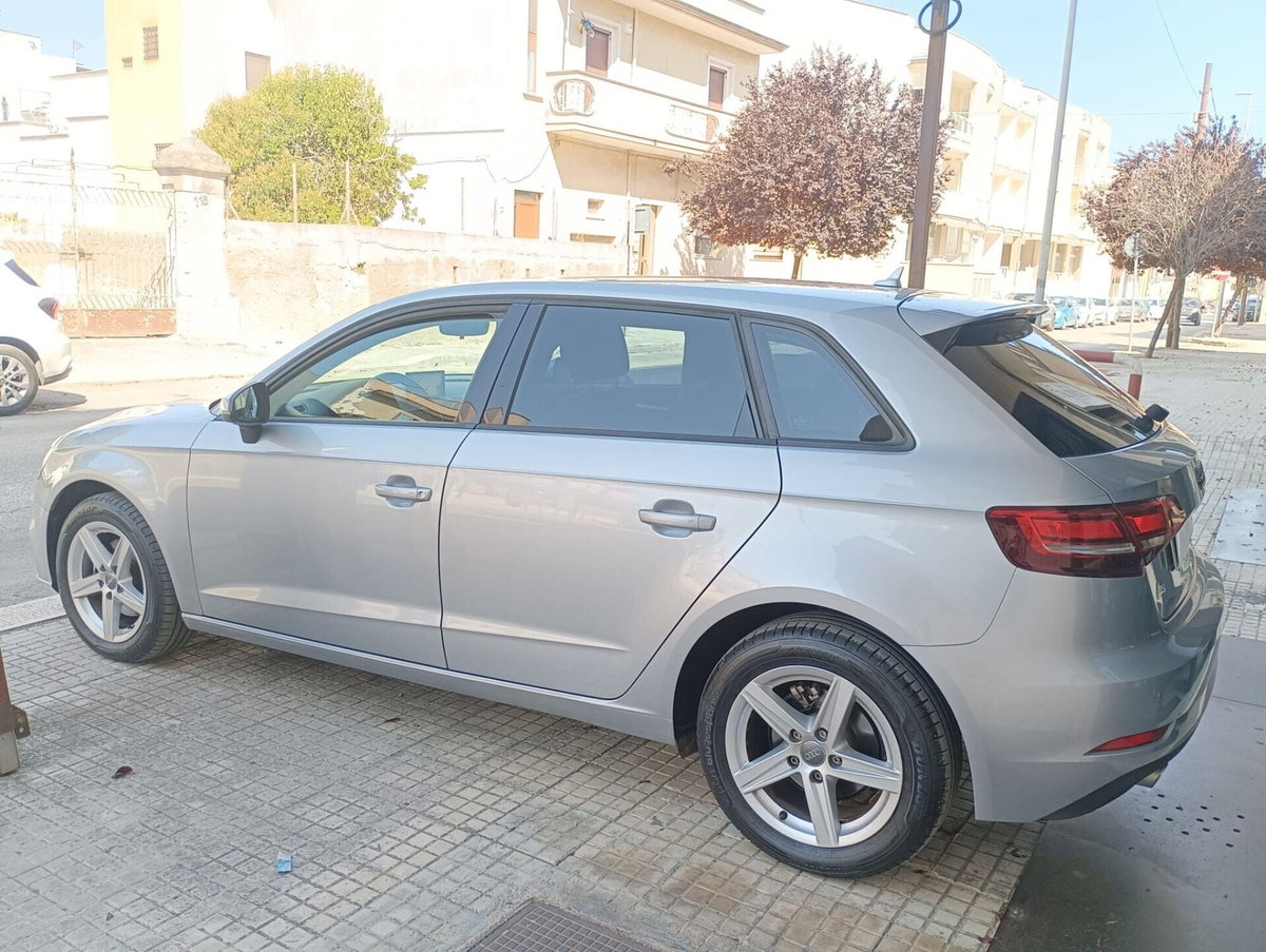 Audi A3 Sportback 1.6 TDI S tronic Business (4)