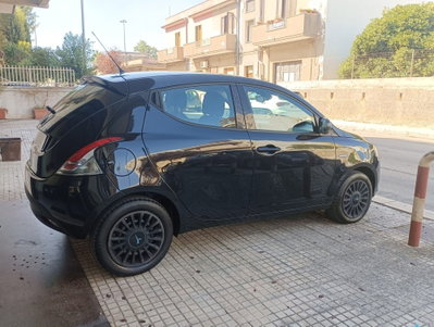 Lancia Ypsilon 1.2 69 CV 5 porte Elefantino Blu (3)