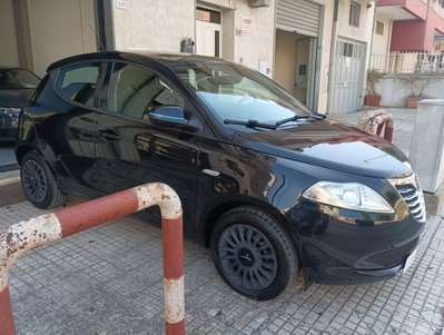 Lancia Ypsilon 1.2 69 CV 5 porte Elefantino Blu (5)