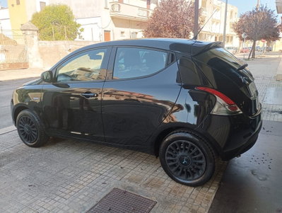Lancia Ypsilon 1.2 69 CV 5 porte Elefantino Blu (6)