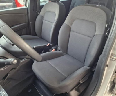 Dacia Jogger Jogger 1.0 TCe GPL 100 CV 5 posti Essential (12)
