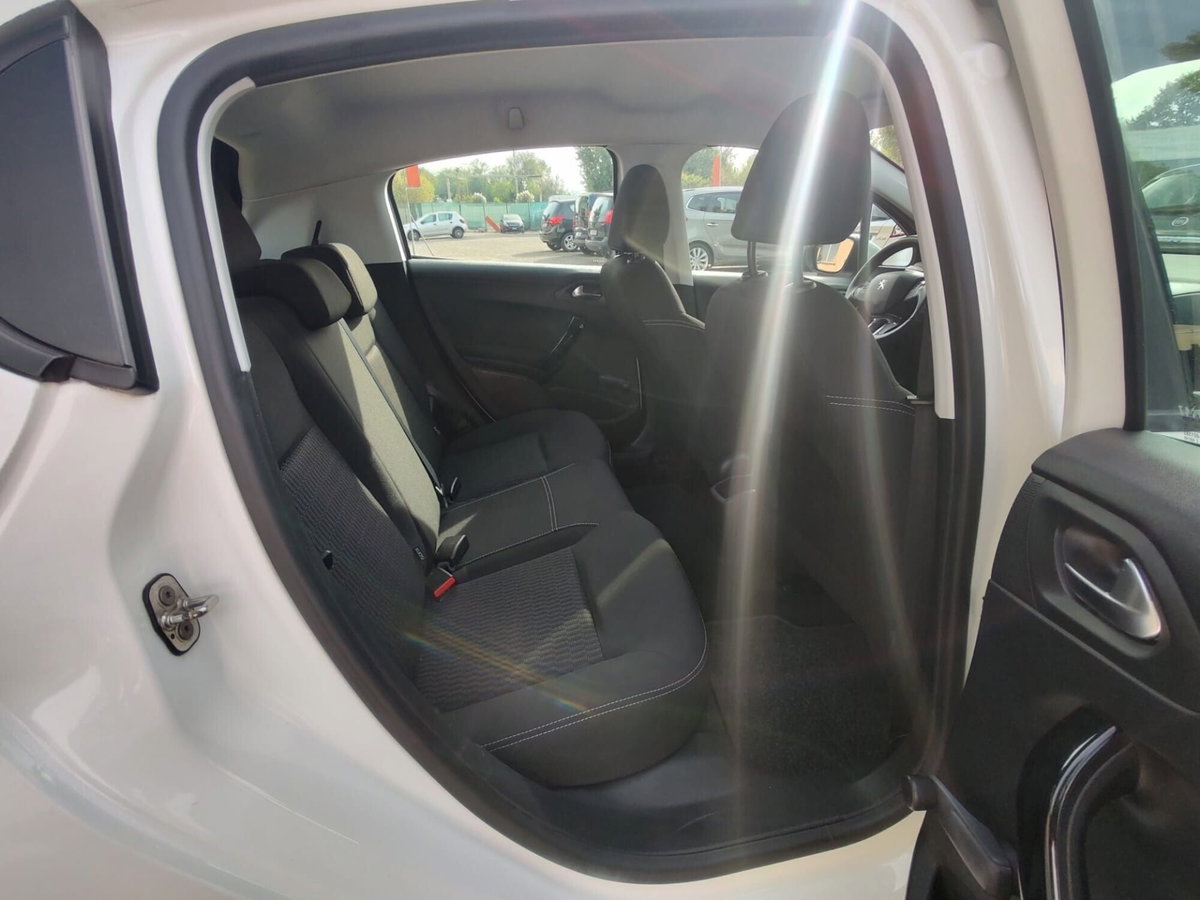 Peugeot 208 82 5p. GPL Active (16)
