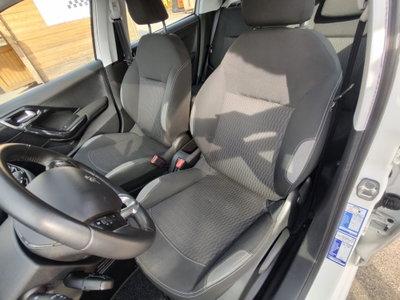 Peugeot 208 82 5p. GPL Active (19)