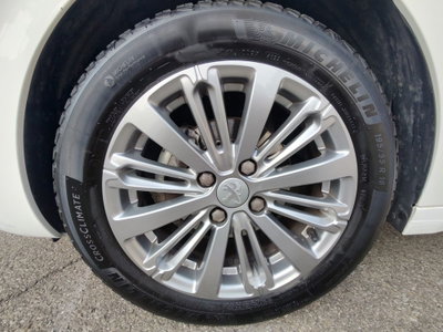 Peugeot 208 82 5p. GPL Active (9)