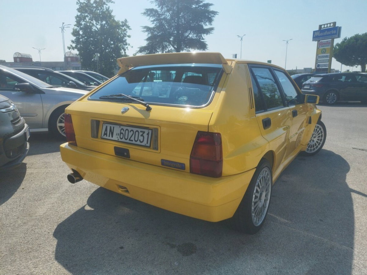 Lancia Delta turbo 16V cat HF integrale (3)