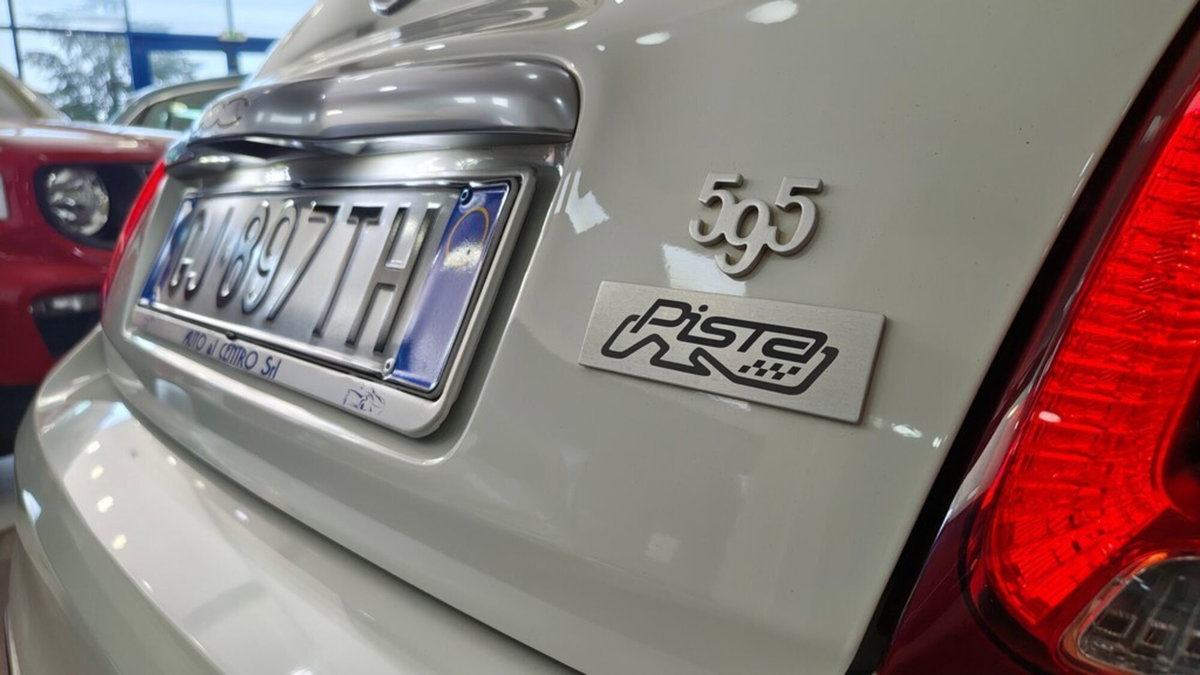 Abarth 595 595 1.4 Turbo T-Jet 160 CV Pista (13)