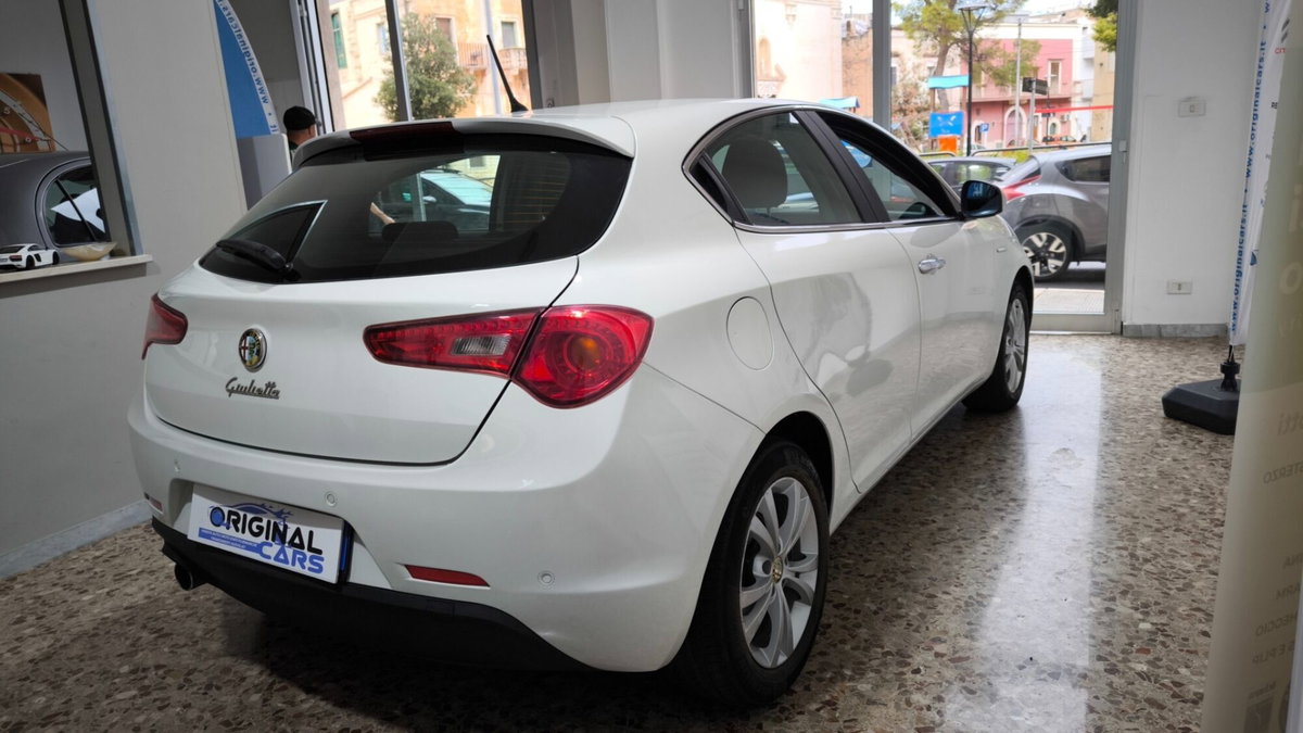 Alfa Romeo Giulietta 1.6 JTDm-2 Progression c/CL (11)