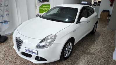 Alfa Romeo Giulietta 1.6 JTDm-2 Progression c/CL (4)