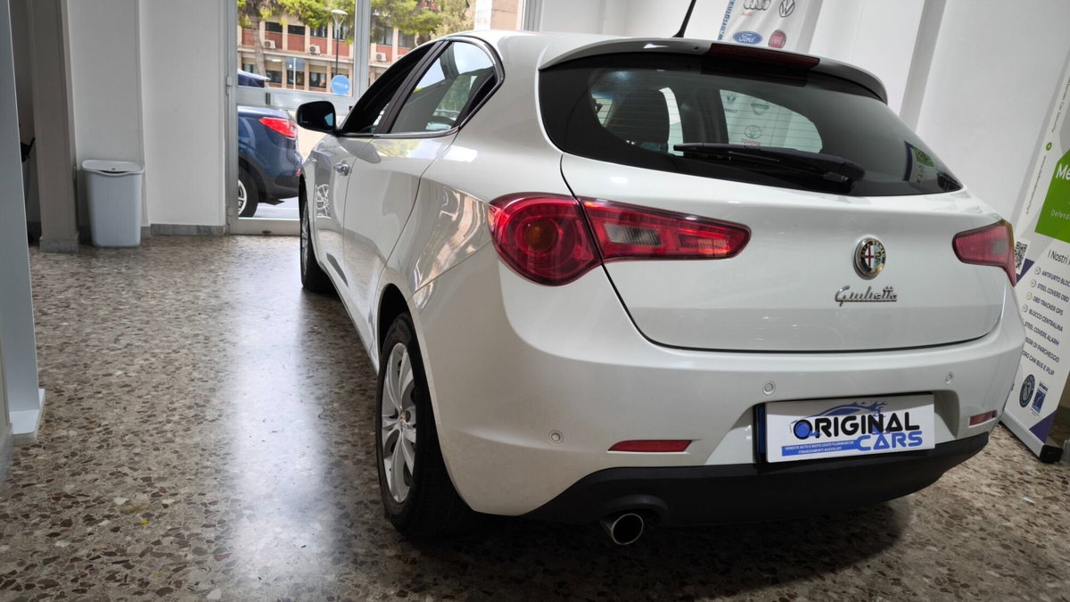 Alfa Romeo Giulietta 1.6 JTDm-2 Progression c/CL (9)