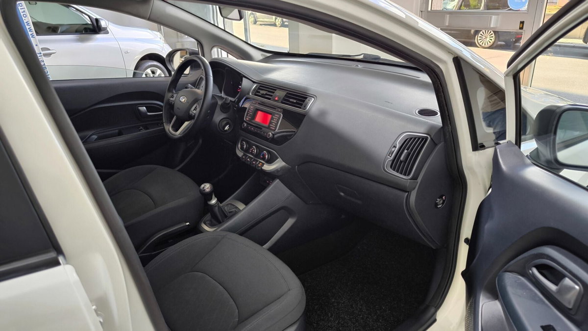 Kia Rio 1.2 CVVT 5p. Active (17)