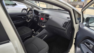 Kia Rio 1.2 CVVT 5p. Active (17)