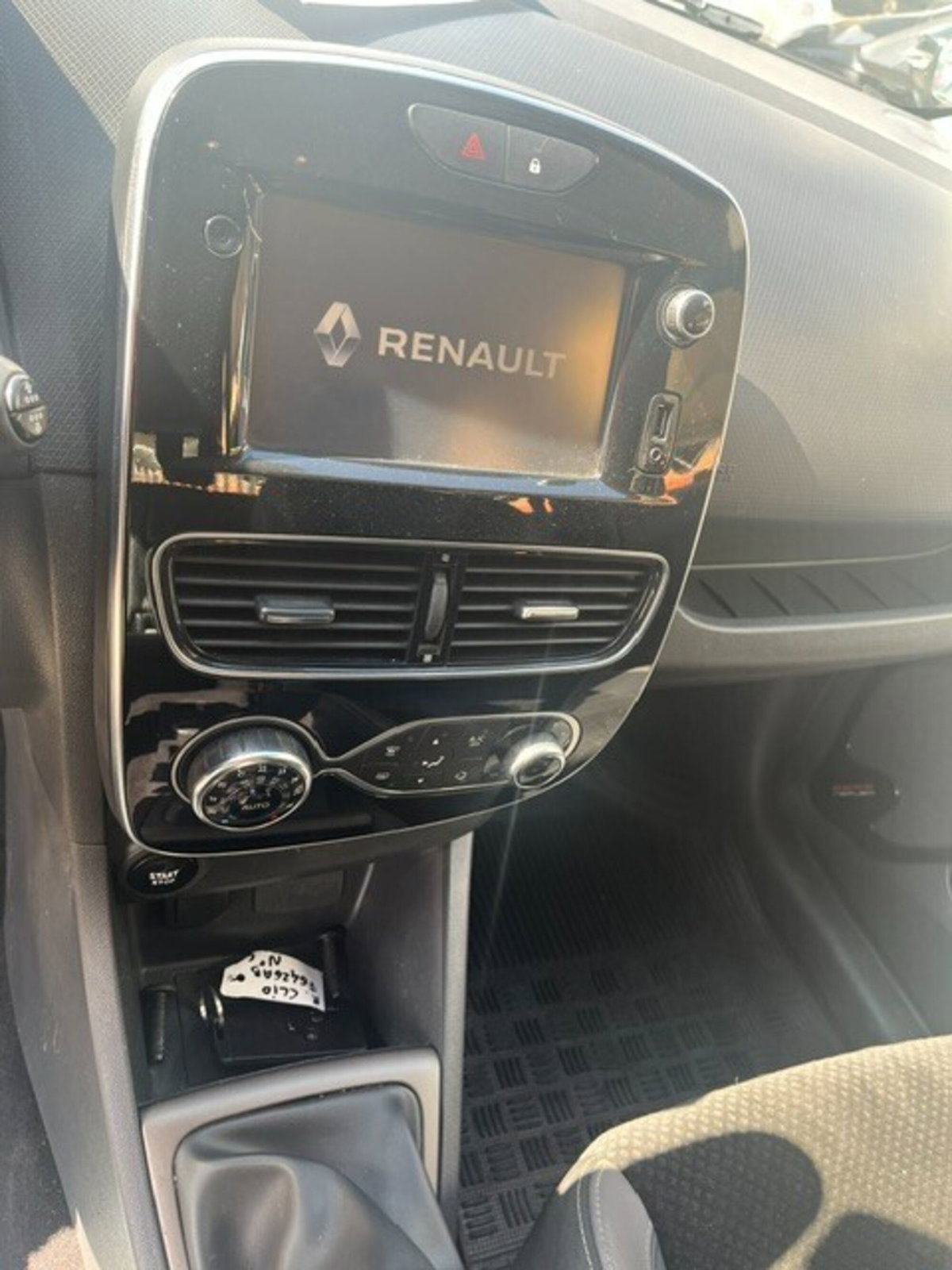 Renault Clio dCi 8V 90CV Start&Stop 5 porte Energy Intens (8)