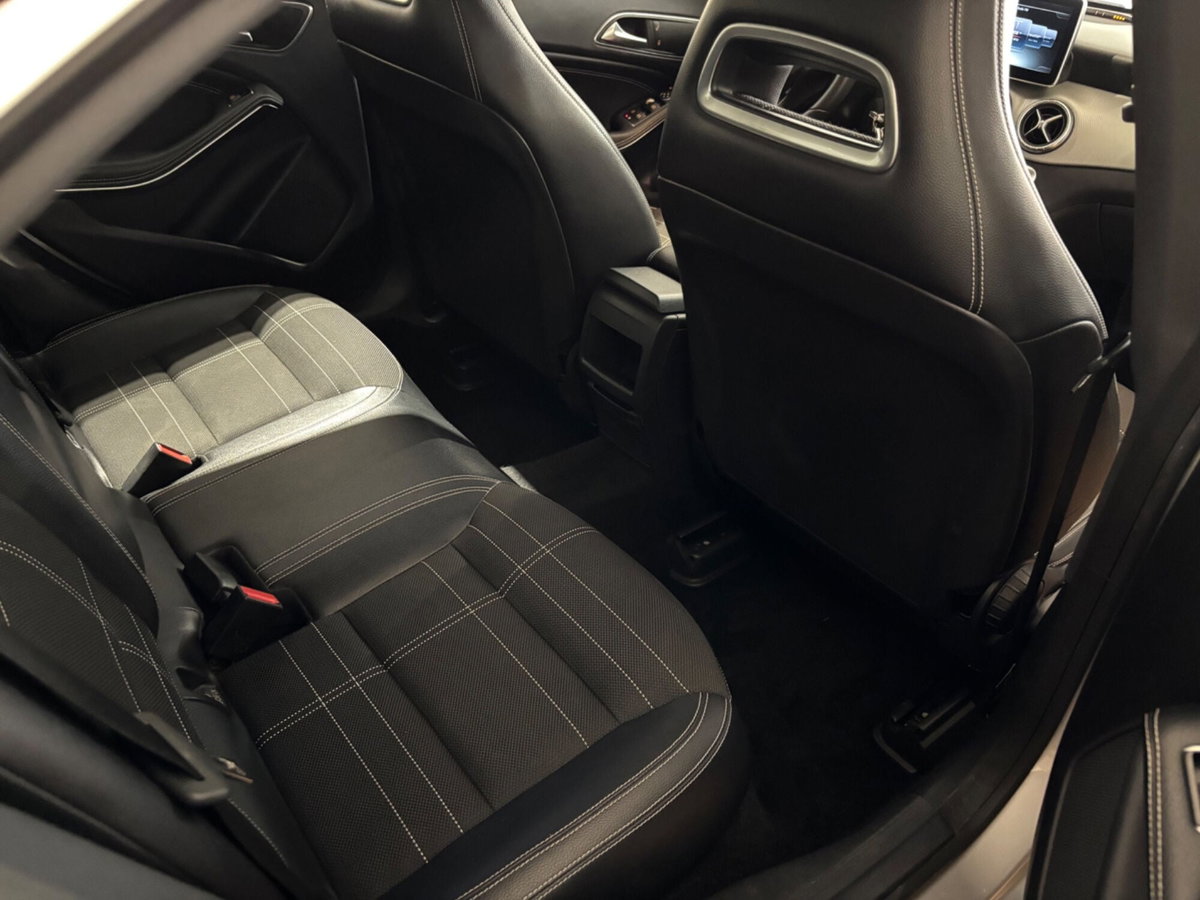 Mercedes-Benz CLA 180 CDI Sport (11)