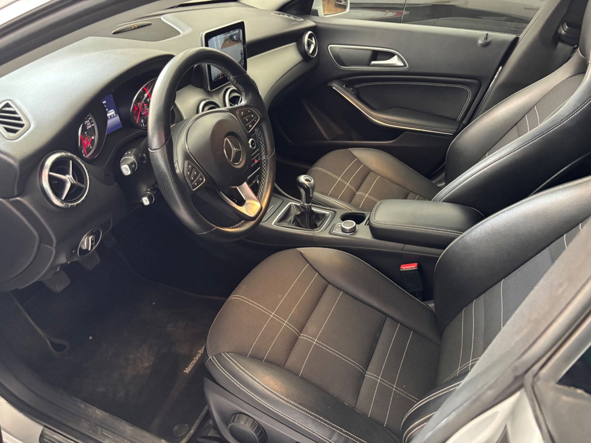Mercedes-Benz CLA 180 CDI Sport (15)