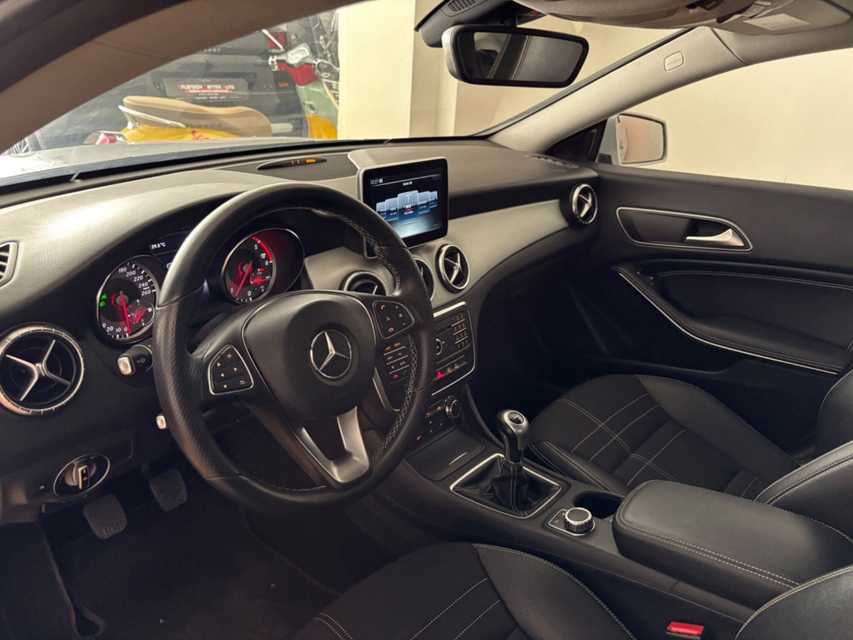 Mercedes-Benz CLA 180 CDI Sport (9)