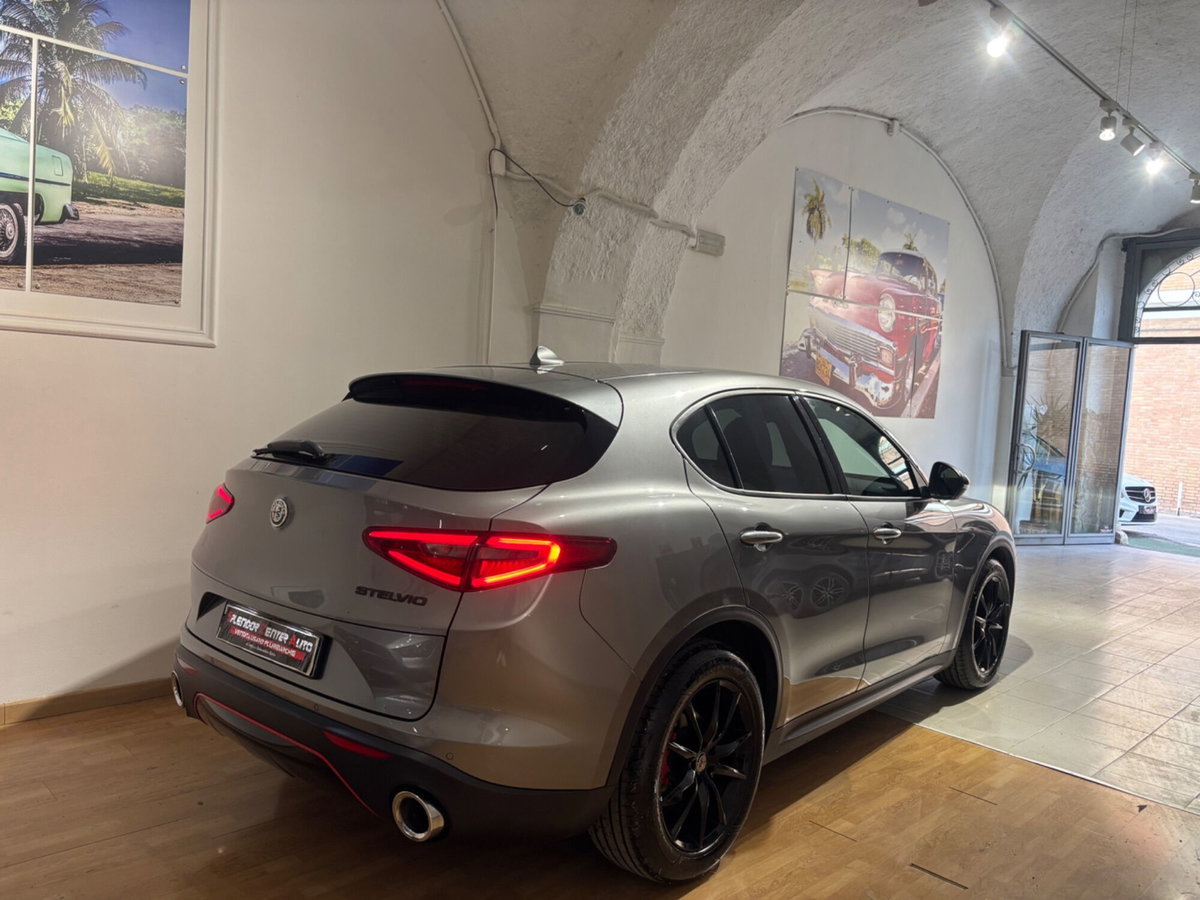 Alfa Romeo Stelvio Stelvio 2.2 Turbodiesel 180 CV AT8 RWD Super (8)