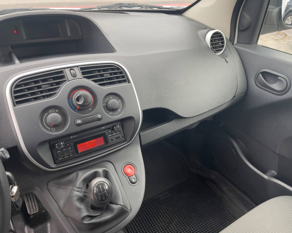Renault Kangoo 1.5 dCi 90CV F.AP. Stop & Start 4p. Express (10)