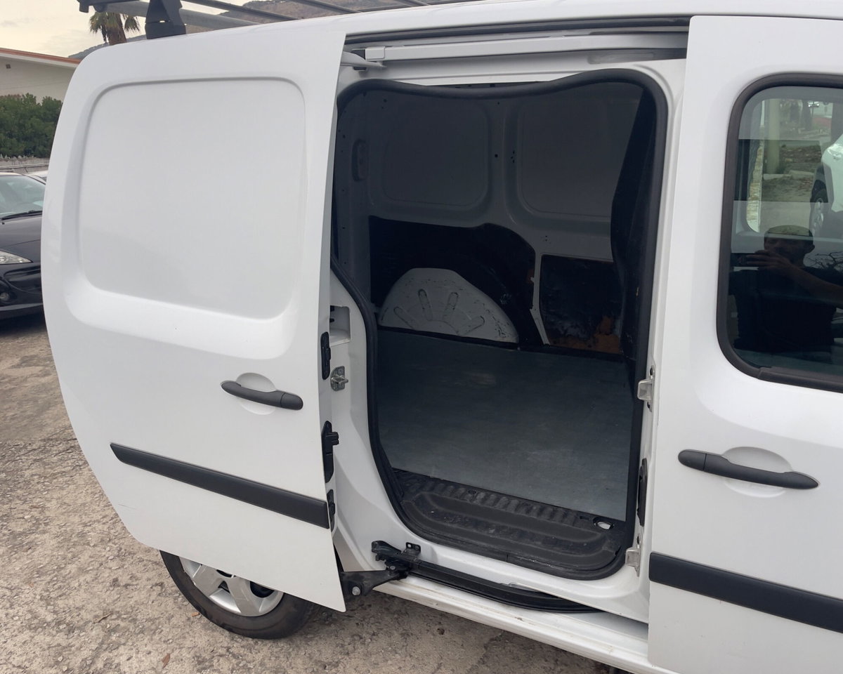 Renault Kangoo 1.5 dCi 90CV F.AP. Stop & Start 4p. Express (11)