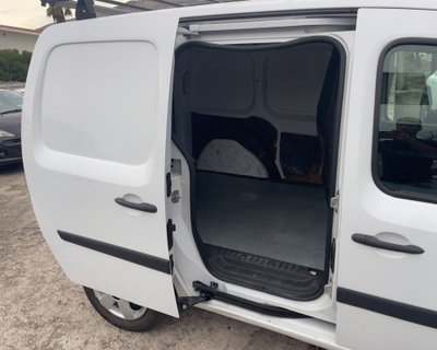 Renault Kangoo 1.5 dCi 90CV F.AP. Stop & Start 4p. Express (11)