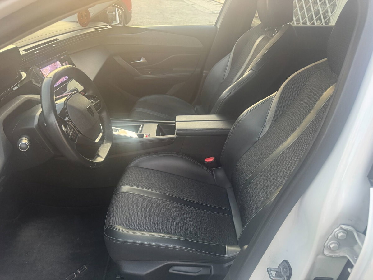 Peugeot 308 BlueHDi 130 S&S EAT8 Allure Pack (14)