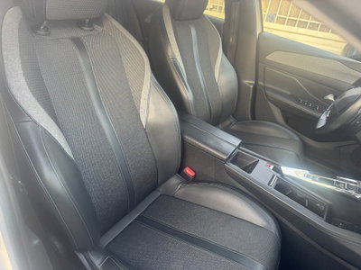 Peugeot 308 BlueHDi 130 S&S EAT8 Allure Pack (16)