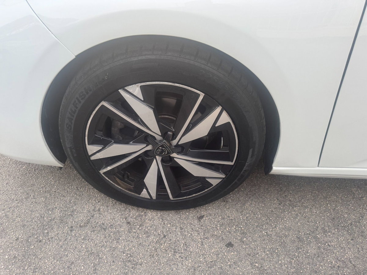 Peugeot 308 BlueHDi 130 S&S EAT8 Allure Pack (20)
