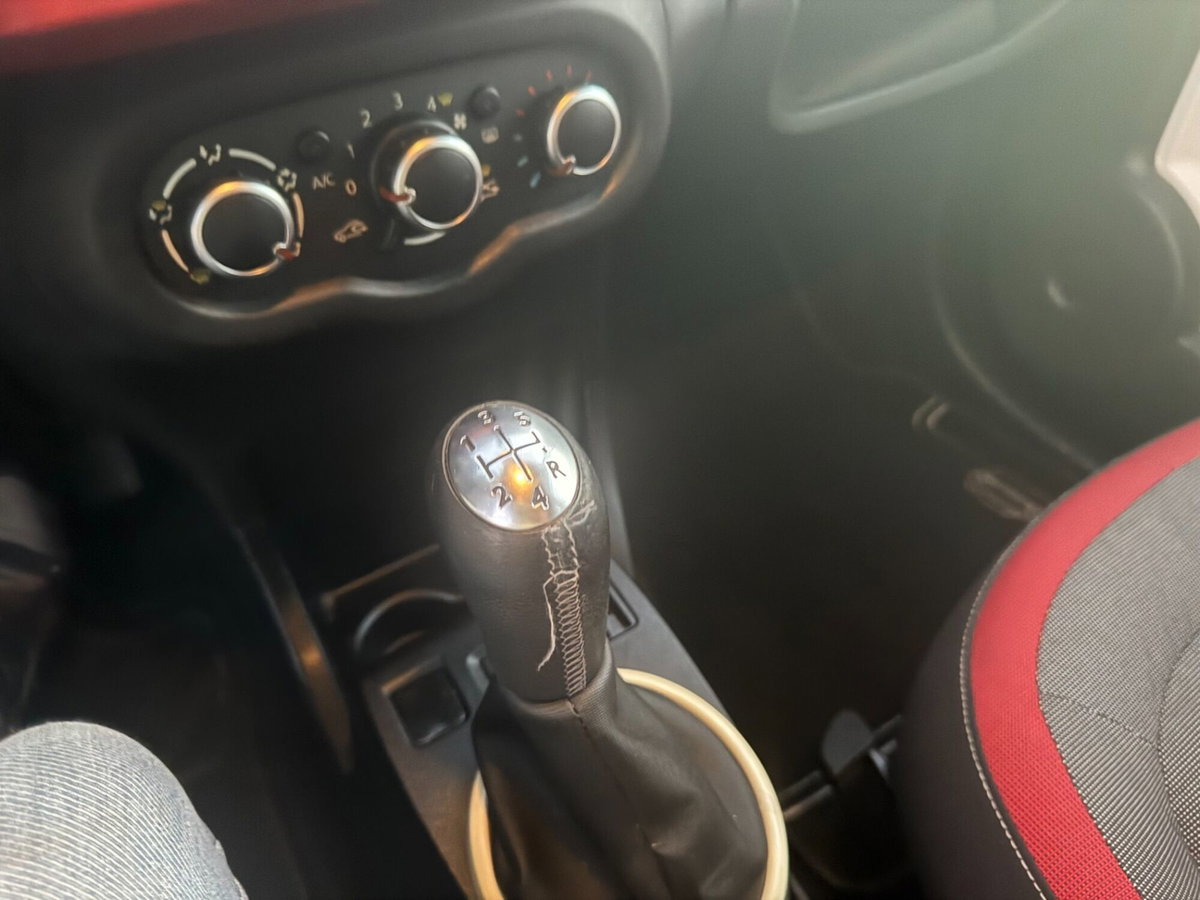 Renault Twingo SCe Stop&Start Intens (12)