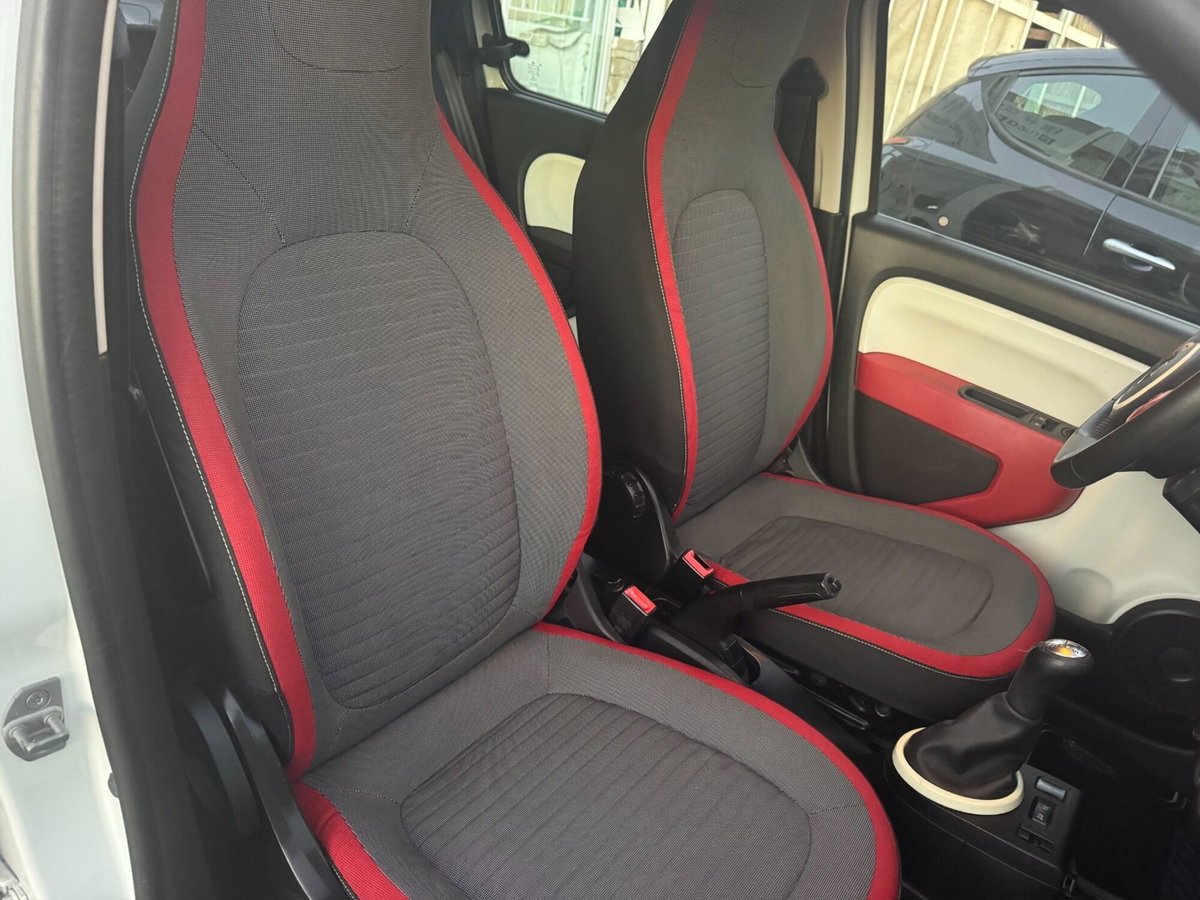 Renault Twingo SCe Stop&Start Intens (17)